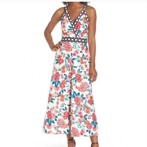 Eliza j - Picture 1 of 7